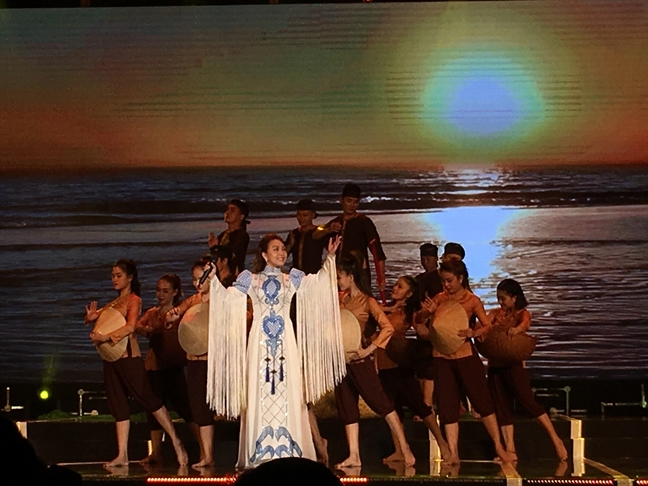 Liên hoan Truyền hình toàn quốc hòa chung niềm vui vô địch SEA Games 30 của bóng đá Việt Nam Lien hoan Truyèn hình toàn quóc hoa chung niem vui vo dich SEA Games 30 cua bong da Viet Nam