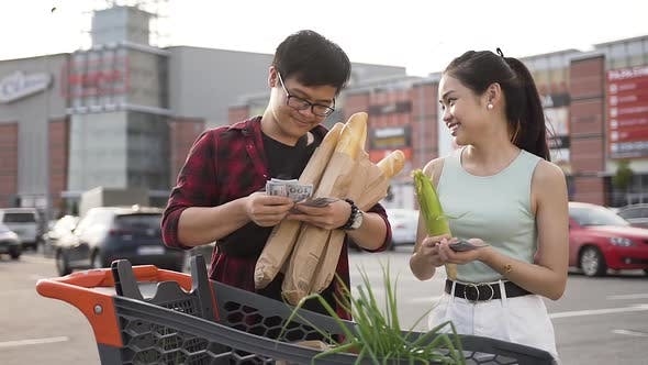 Đàn ông nhiều tiền trong ví dễ hư? Dan ong nhieu tien trong vi de hu?