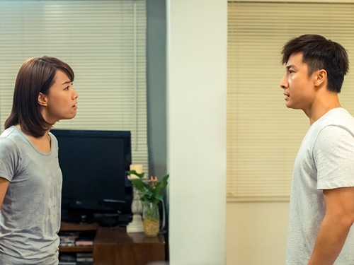 Ba má chồng sợ hãi nhìn nét mặt con dâu mà sống Ba ma chong so hai nhin net mat con dau ma song