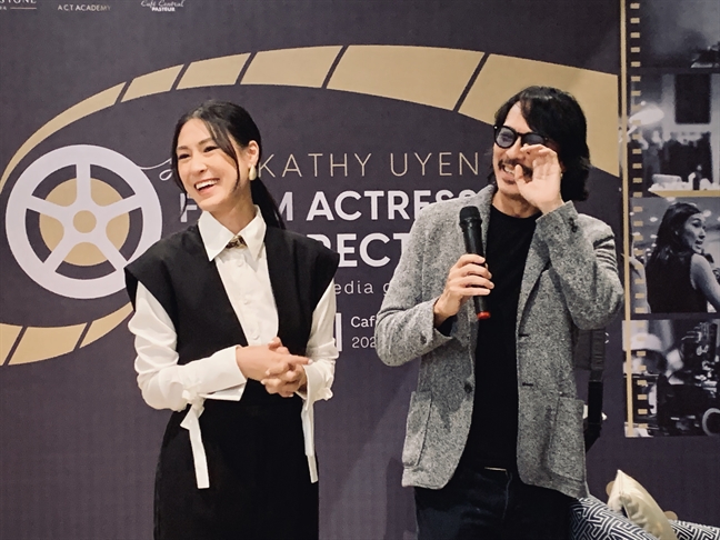 Đạo diễn Kathy Uyên: ‘Tôi dốc hết sức để được công nhận ở vai trò đạo diễn' Dao dien Kathy Uyen: ‘Toi doc het suc de duoc cong nhan o vai tro dao dien'