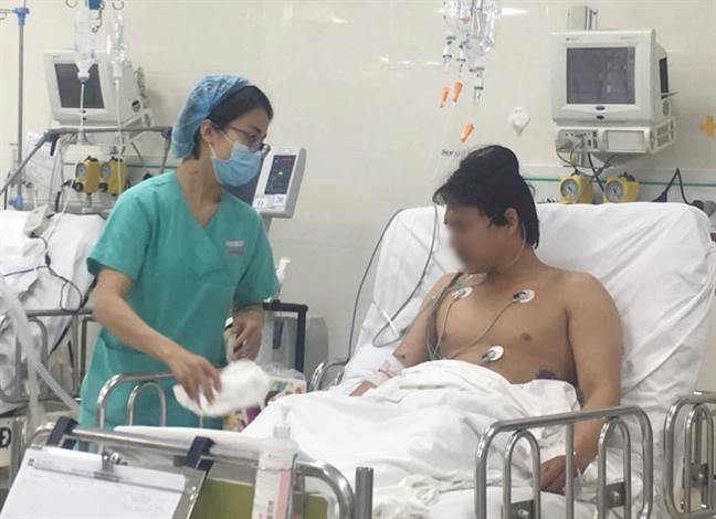 Nhiều thợ lặn trục vớt tàu chìm ở Cần Giờ bất tỉnh nghi do loại khí có mùi trứng thối Nhieu tho lan truc vot tau chim o Can Gio bat tinh nghi do loai khi co mui trung thoi