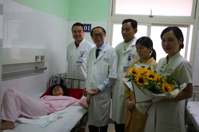 Chuyện cổ tích về cô gái trẻ sống lại từ 'cõi chết' Chuyen co tich ve co gai tre song lai tu 'coi chet'