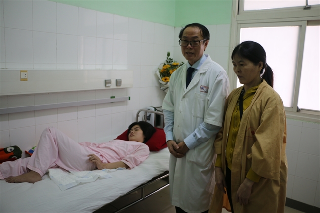 Chuyện cổ tích về cô gái trẻ sống lại từ 'cõi chết' Chuyen co tich ve co gai tre song lai tu 'coi chet'