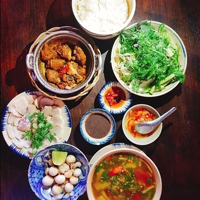 Có gì hấp dẫn ở quán ăn vợ chồng Cựu Tổng thống Mỹ nhất định phải ghé khi đến Sài Gòn? Co gi hap dan o quan an vo chong Cuu Tong thong My nhat dinh phai ghe khi den Sai Gon?
