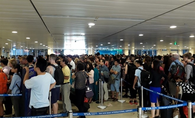 Các sân bay sẽ hạn chế người đón, tiễn người thân dịp Tết Cac san bay se han che nguoi don, tien nguoi than dip Tet
