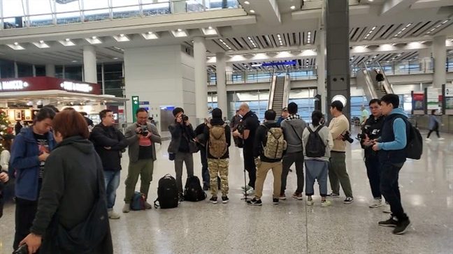 Nữ diễn viên TVB từng làm kẻ thứ ba bị ném đá khi trở về quê nhà Nu dien vien TVB tung lam ke thu ba bi nem da khi tro ve que nha