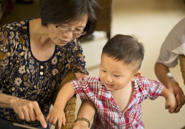 Trên chiến trường mẹ kế con chồng Tren chien truong me ke con chong
