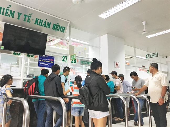 Bệnh viện vượt dự toán chi khám, chữa bệnh bảo hiểm y tế: Ai bệnh cuối năm, thiệt ráng chịu! Benh vien vuot du toan chi kham, chua benh bao hiem y te: Ai benh cuoi nam, thiet rang chiu!