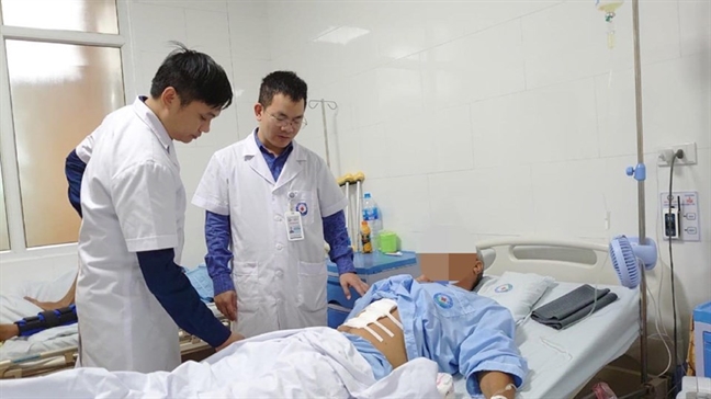 Đến bệnh viện khám đau bụng, bệnh nhân tá hỏa phát hiện hàng ngàn con sán lá gan Den benh vien kham dau bung, benh nhan ta hoa phat hien hang ngan con san la gan