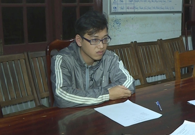 Vụ đối tượng xưng là phụ huynh để vào trường dâm ô nữ sinh lớp 9: Khiển trách 2 cô giáo Vu doi tuong xung la phu huynh de vao truong dam o nu sinh lop 9: Khien trach 2 co giao