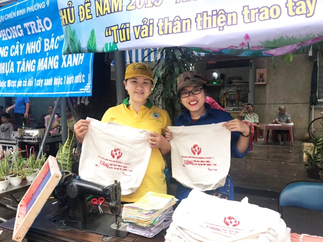 Chiếc túi truyền thông Chiec tui truyen thong