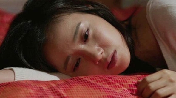 Quá ngán với chồng lười, suốt ngày nằm ôm ti vi, điện thoại Qua ngan voi chong luoi, suot ngay nam om ti vi, dien thoai