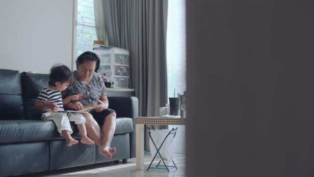 Dồn nỗi khổ con mọn cho mẹ già Don noi kho con mon cho me gia