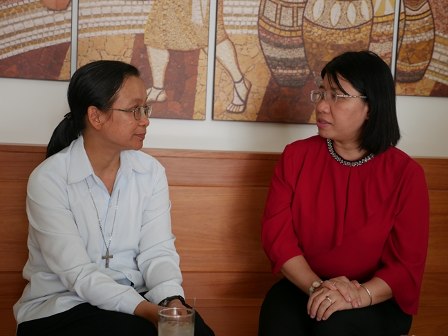 Hội LHPN TP.HCM thăm và chúc mừng Giáng sinh các cơ sở tôn giáo Hoi LHPN TP.HCM tham va chuc mung Giang sinh cac co so ton giao