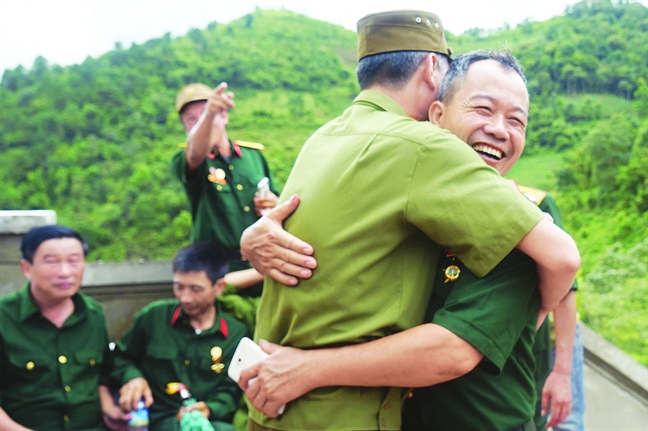 Họ vẫn đang trong cuộc hành quân Ho van dang trong cuoc hanh quan