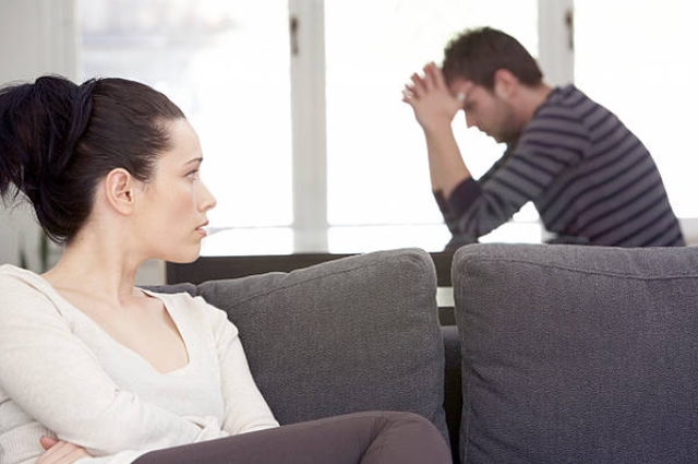 Con đã có gia đình cha mẹ vẫn yêu cầu gửi tiền Con da co gia dinh cha me van yeu cau gui tien
