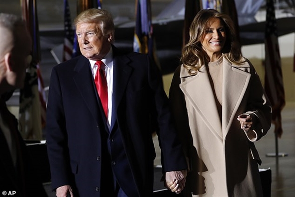Tổng thống Trump ký ban hành đạo luật Quốc phòng 2020 trị giá 738 tỷ USD Tong thong Trump ky ban hanh dao luat Quoc phong 2020 tri gia 738 ty USD