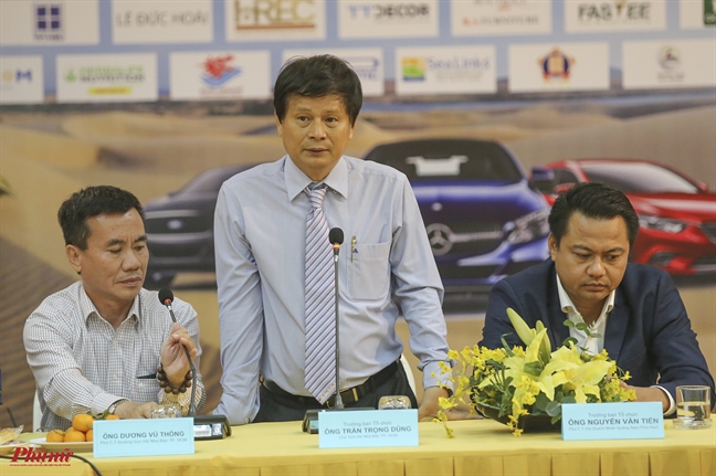 Đấu giá 2 chiếc áo đội tuyển nữ Việt Nam ký tặng Thủ tướng Dau gia 2 chiec ao doi tuyen nu Viet Nam ky tang Thu tuong