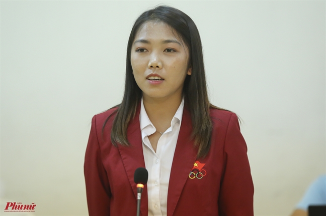 Đấu giá 2 chiếc áo đội tuyển nữ Việt Nam ký tặng Thủ tướng Dau gia 2 chiec ao doi tuyen nu Viet Nam ky tang Thu tuong