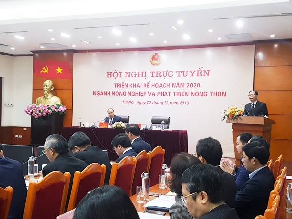 Thủ tướng Nguyễn Xuân Phúc: 'Xử lý doanh nghiệp, cơ sở không chịu xuất heo để sốt ảo, trục lợi' Thu tuong Nguyen Xuan Phuc: 'Xu ly doanh nghiep, co so khong chiu xuat heo de sot ao, truc loi'