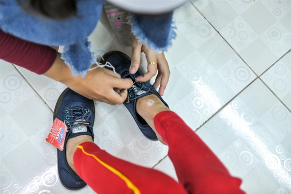 'Đêm nay con không sợ lạnh nữa rồi' 'Dem nay con khong so lanh nua roi'
