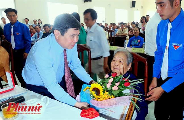 Phấn đấu năm 2020, người có công sẽ không còn nghèo Phan dau nam 2020, nguoi co cong se khong con ngheo