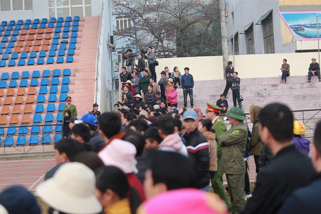 Cần xóa bỏ những phiên toà lưu động, như vụ 'nữ sinh giao gà' Can xoa bo nhung phien toa luu dong, nhu vu 'nu sinh giao ga'