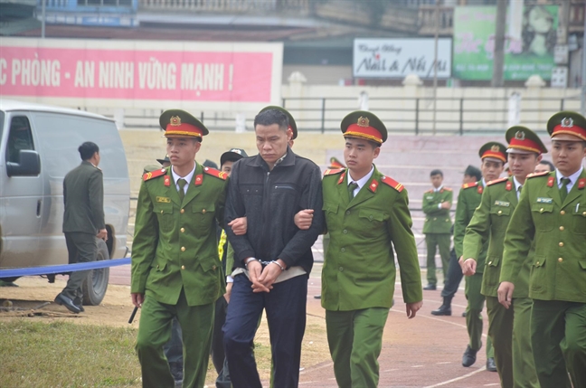 Xét xử vụ sát hại, hãm hiếp nữ sinh giao gà: Đề nghị 6 án tử hình cho 9 bị cáo Xet xu vu sat hai, ham hiep nu sinh giao ga: De nghi 6 an tu hinh cho 9 bi cao