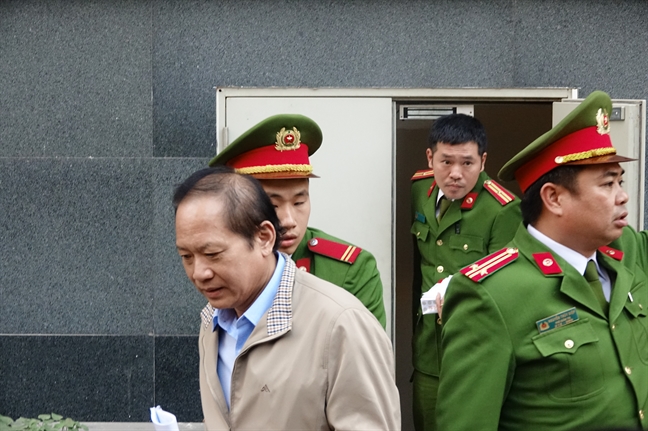 Cựu Bộ trưởng Nguyễn Bắc Son thoát án tử hình, bị tuyên tù chung thân Cuu Bo truong Nguyen Bac Son thoat an tu hinh, bi tuyen tu chung than