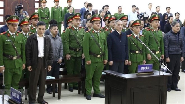Cựu Bộ trưởng Nguyễn Bắc Son thoát án tử hình, bị tuyên tù chung thân Cuu Bo truong Nguyen Bac Son thoat an tu hinh, bi tuyen tu chung than