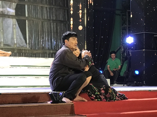 Anh chàng chăn vịt trở thành Quán quân 'Tài tử miệt vườn' Anh chang chan vit tro thanh Quan quan 'Tai tu miet vuon'