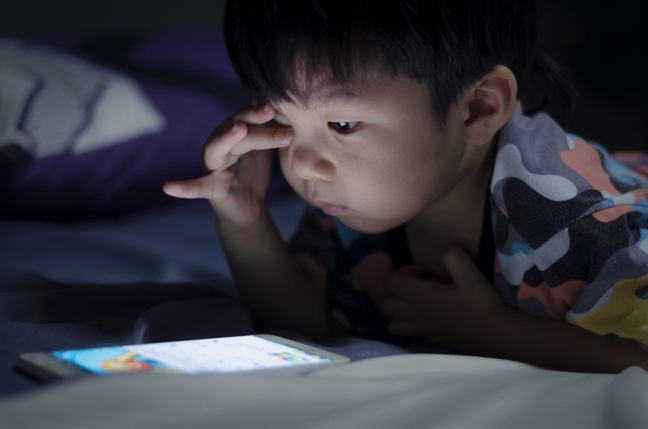Trẻ em nghêu ngao nhạc yêu đương, thất tình: Phụ huynh tặc lưỡi cho qua Tre em ngheu ngao nhac yeu duong, that tinh: Phu huynh o dau?