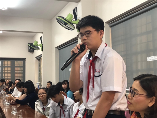 Học sinh 'than' đánh mất cả thanh xuân vì... chương trình nặng Hoc sinh 'than' danh mat ca thanh xuan vi... chuong trinh nang